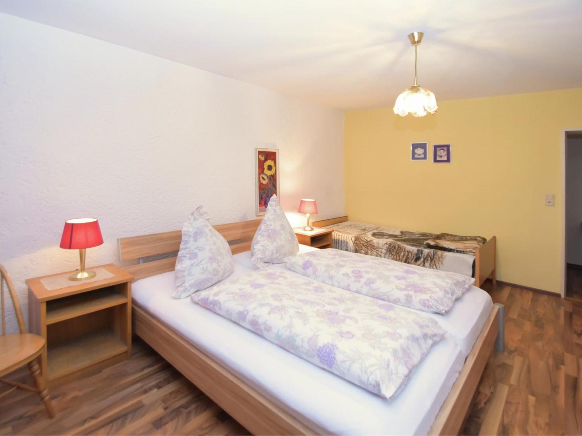 Welcoming Chalet Near Forest In 론바크 외부 사진