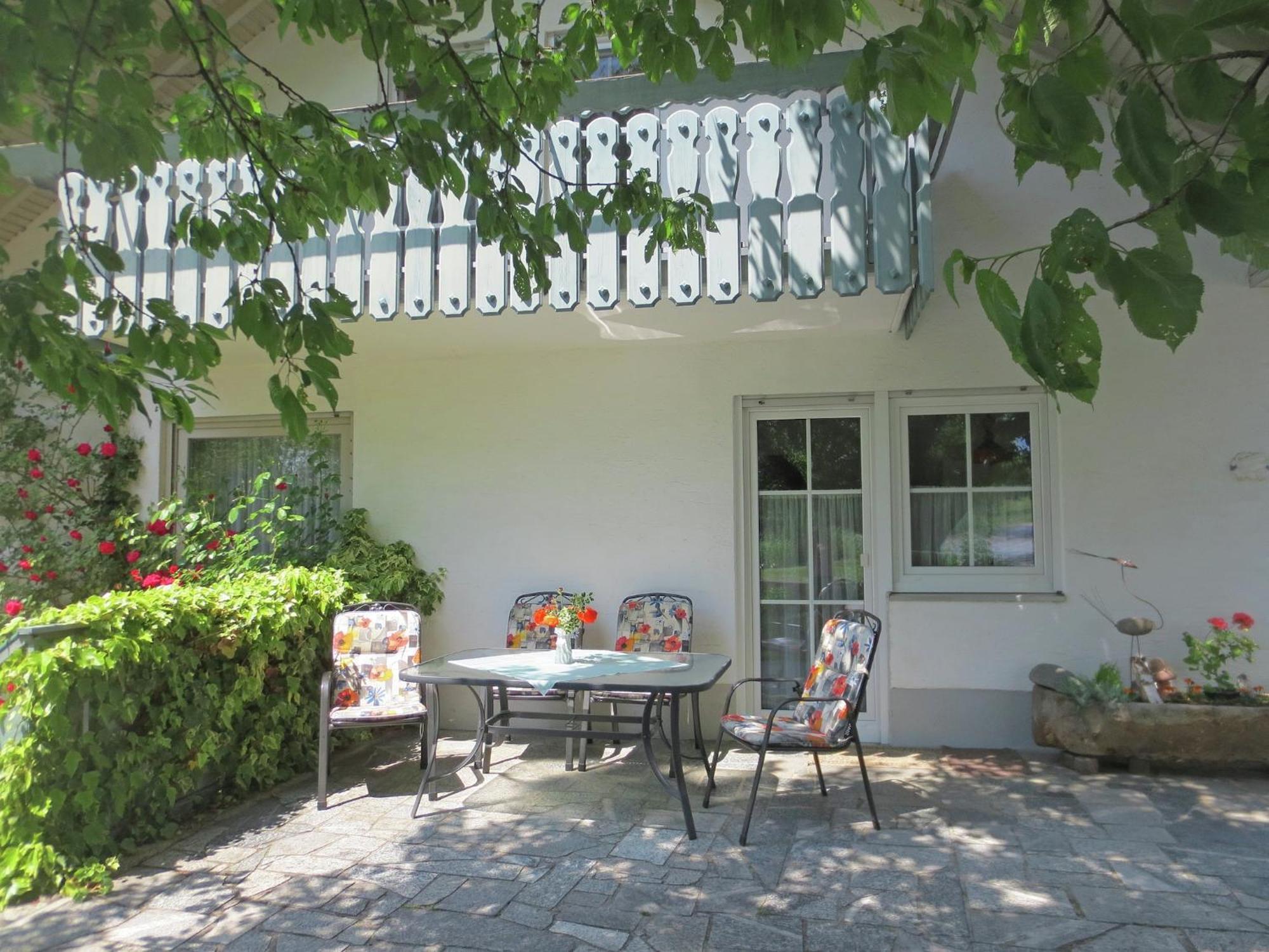 Welcoming Chalet Near Forest In 론바크 외부 사진