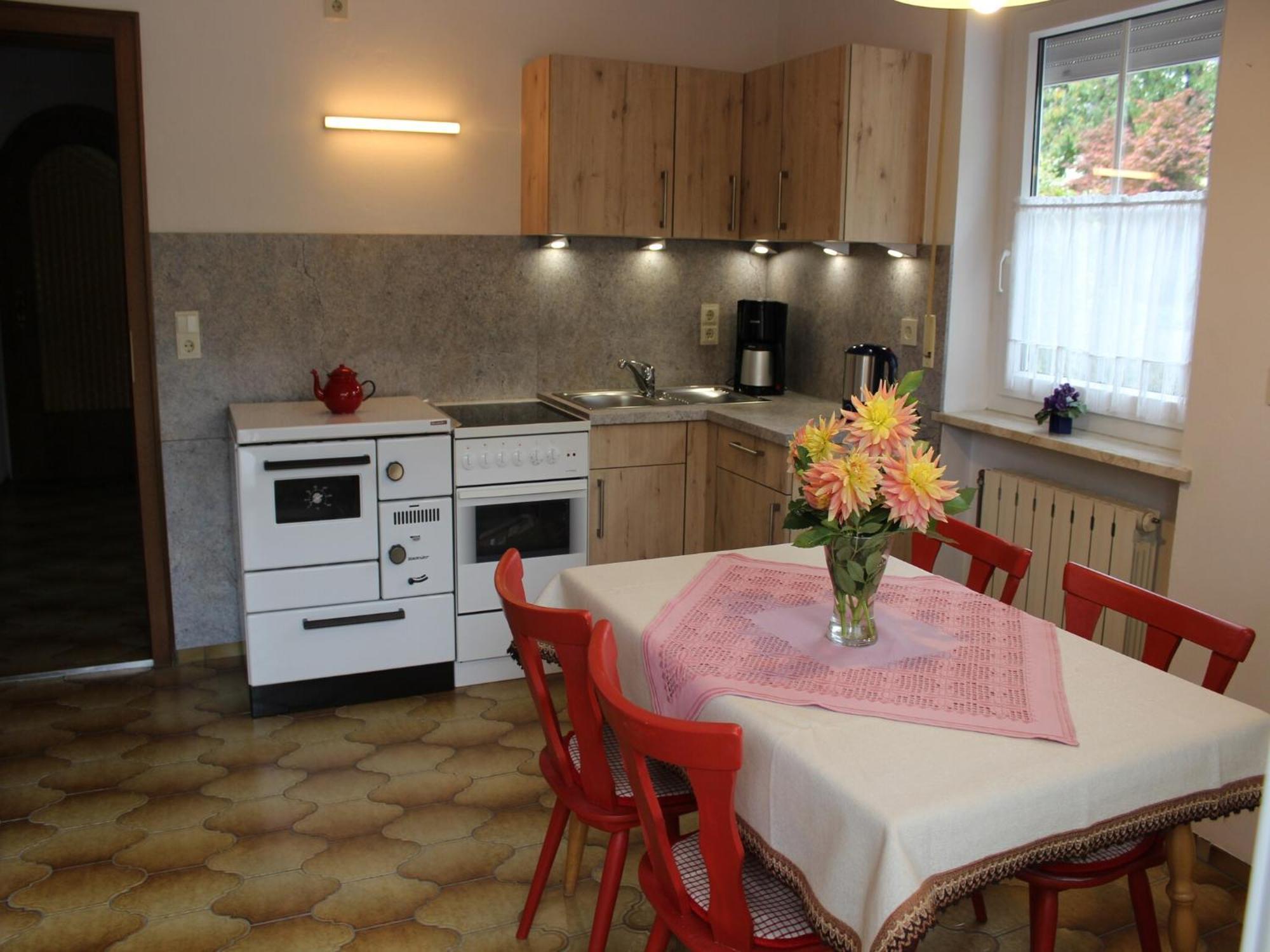 Welcoming Chalet Near Forest In 론바크 외부 사진