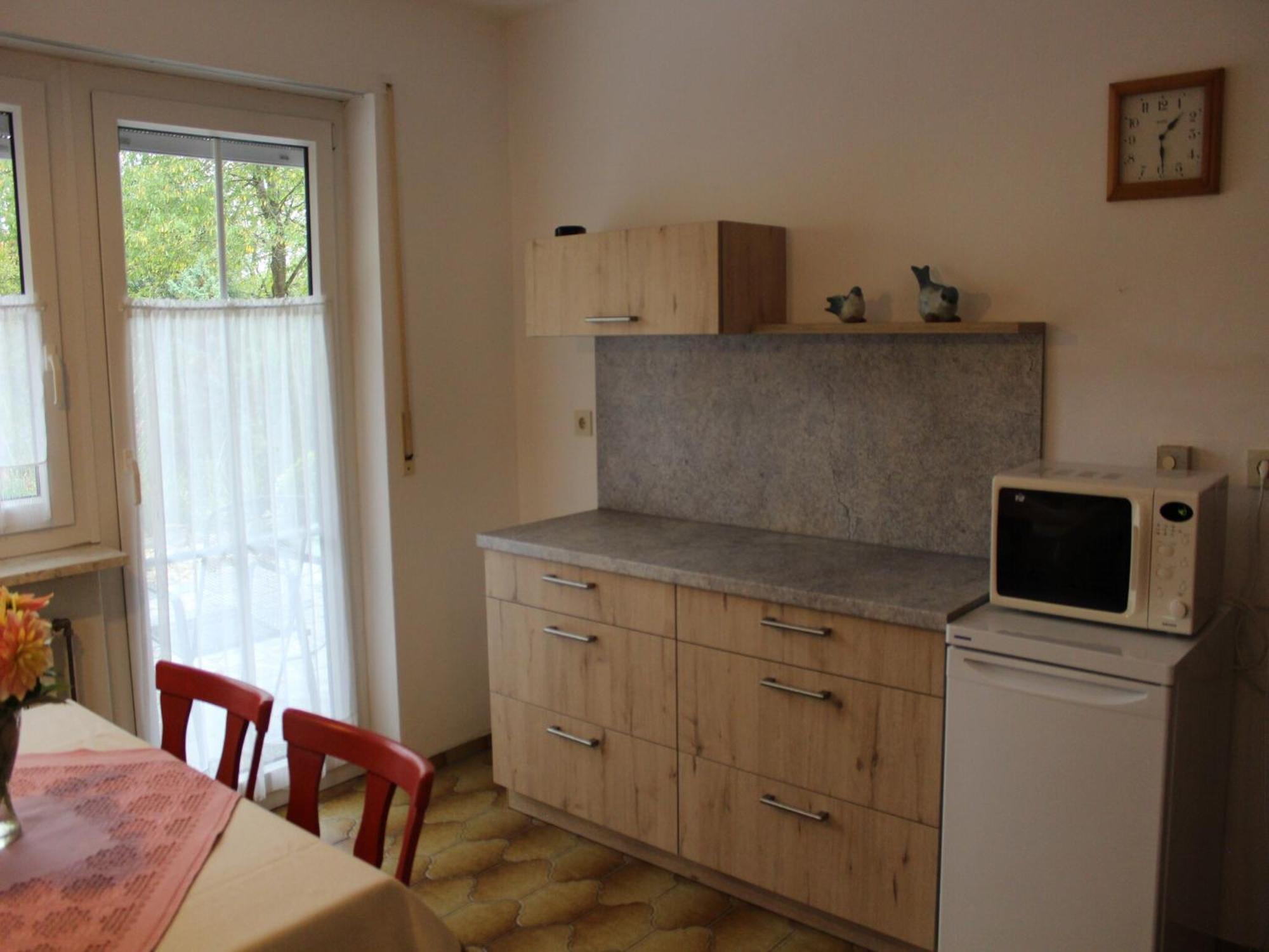 Welcoming Chalet Near Forest In 론바크 외부 사진